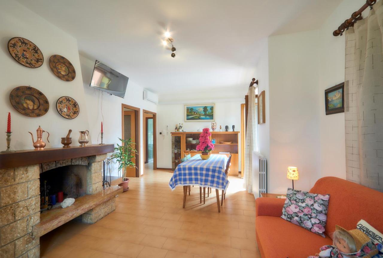 Ferienwohnung Casa Della Zia Abbadia Lariana Exterior foto